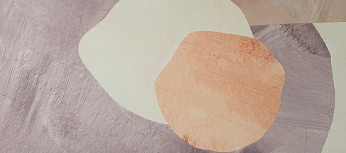 Abstraktes Aquarell mit geschwungenen Formen in Altrosa und Creme